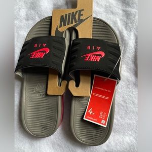 Nike Ari max Camden slides sandals